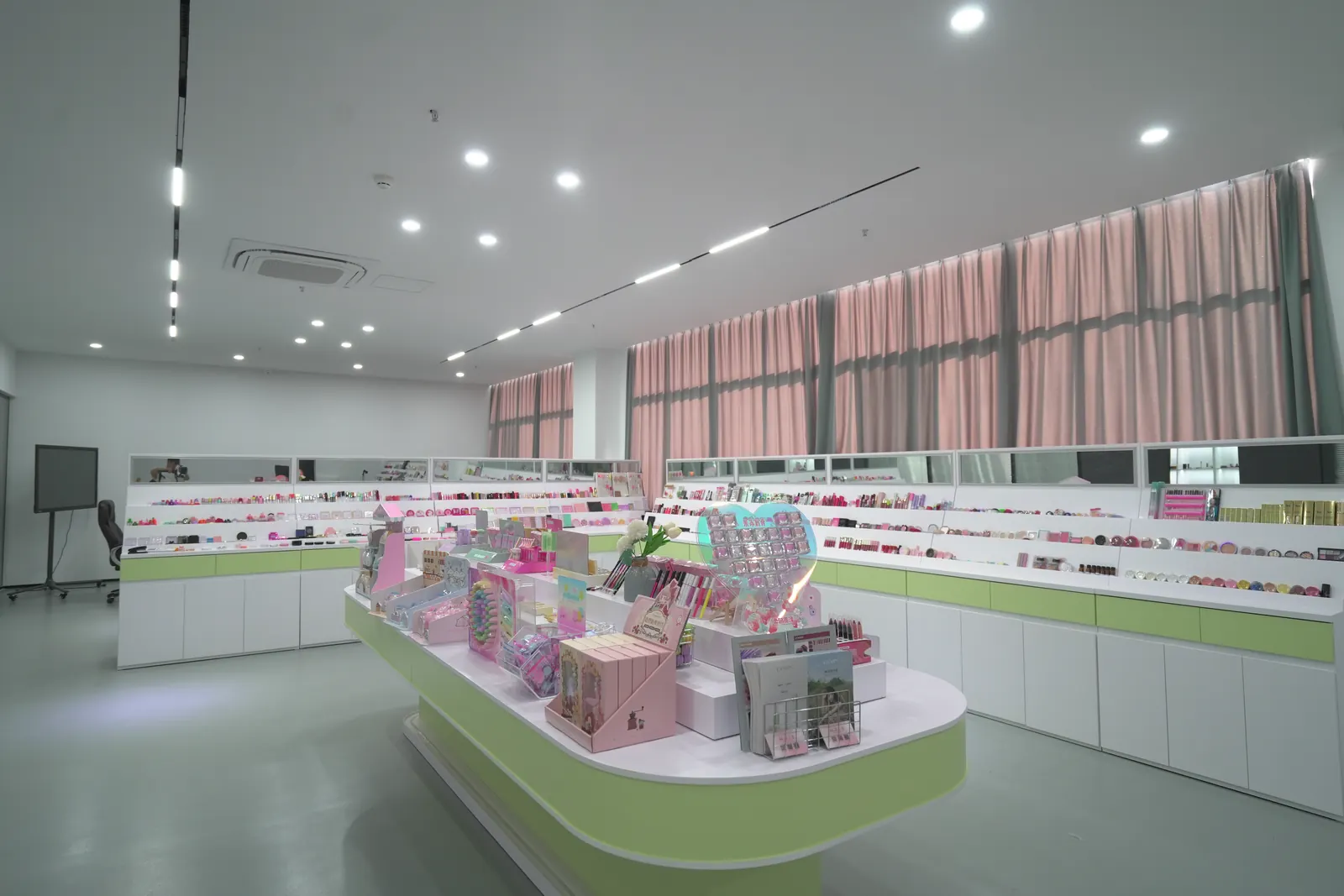 ARIS product showroom
