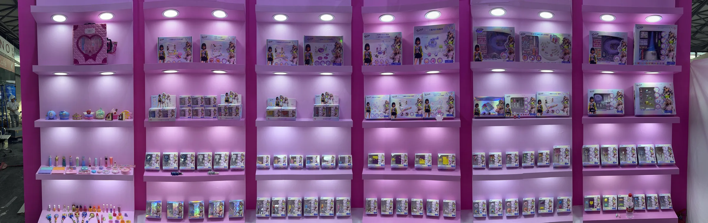 ARIS Cosmetics finished makeup samples for buyer approval